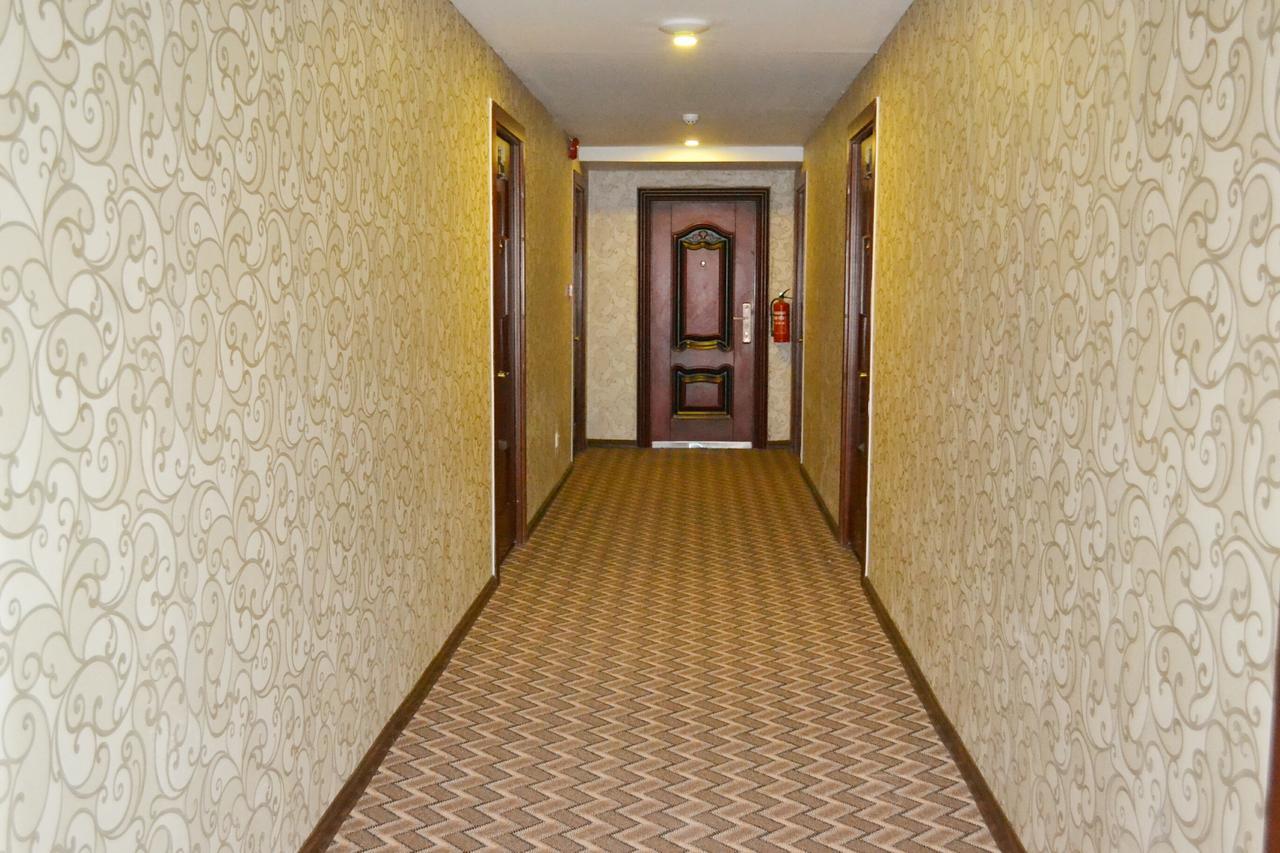 Hotel Broadway Янгон Екстер'єр фото