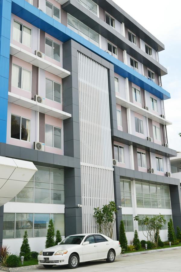 Hotel Broadway Янгон Екстер'єр фото