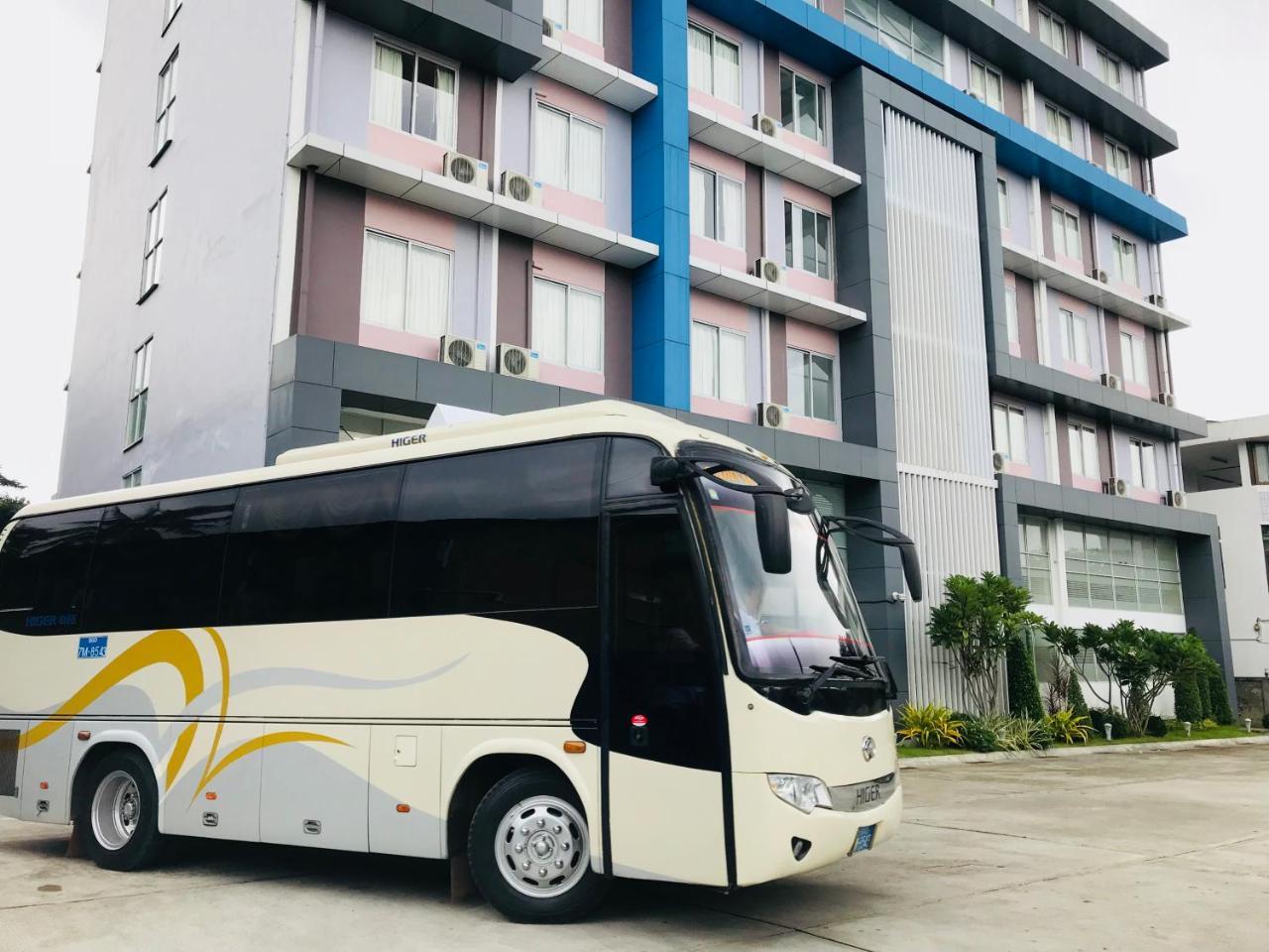 Hotel Broadway Янгон Екстер'єр фото
