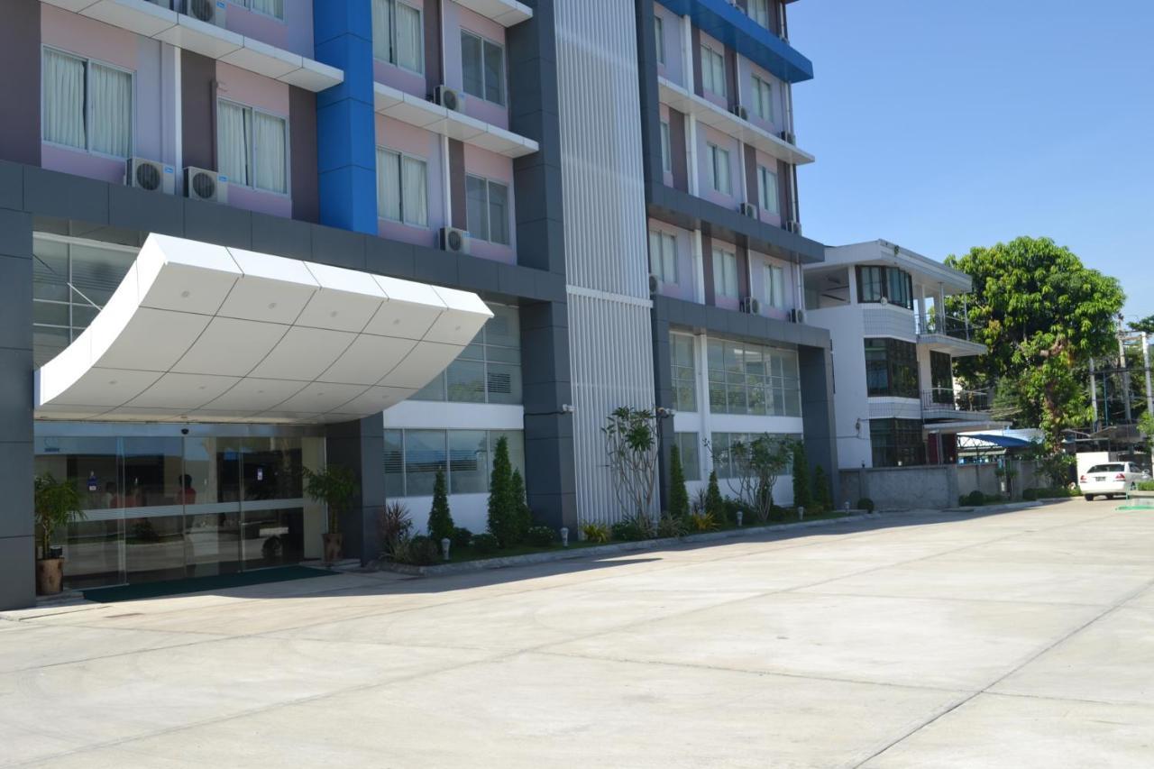 Hotel Broadway Янгон Екстер'єр фото